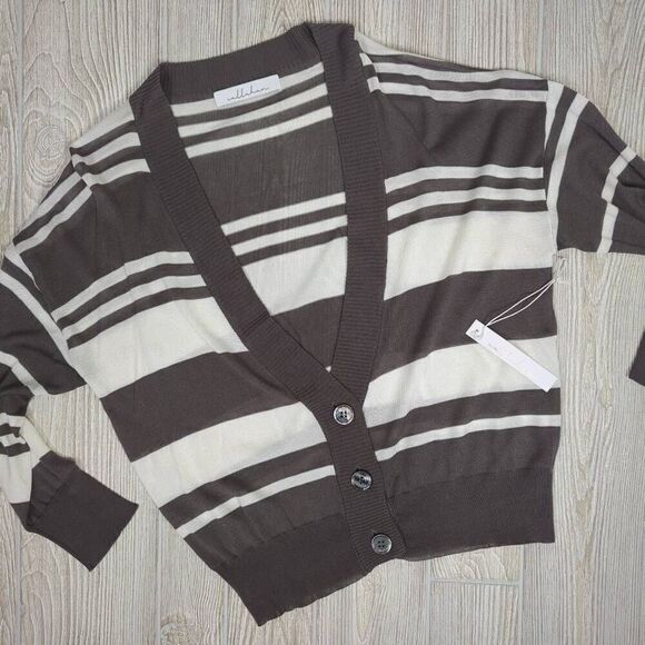 Brand New Callahan Women’s Medium Gray White  Striped Buttoned Cardigan Sweater - Picture 4 of 5